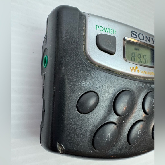 Sony Walkman SRF-M37V Portable AM/FM Weather Band Radio Without Belt Clip - Picture 3 of 10